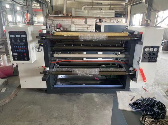 1300 เครื่องตัดกระดาษแบบอัตโนมัติแบบตั้งกว้าง เครื่องตัดกระดาษและเครื่องลวดใหม่สําหรับเคลือบฟิล์ม